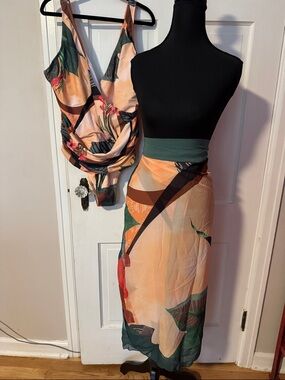 NWOT  Tropical Print Two-Piece swim set Peach and Green; one piece w/cover up XL
